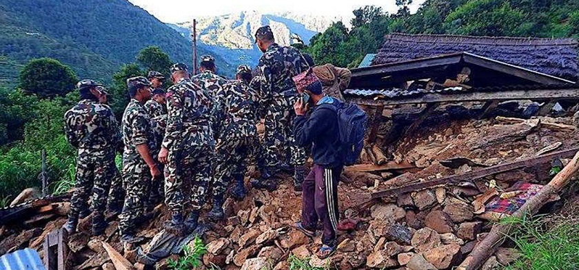 सिस्नेरी पहिरोमा मृत्यु भएका तीन विद्यार्थीका परिवारलाई राहत