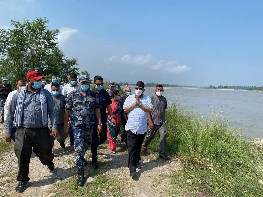 नारायणी नदीको डुबान क्षेत्रमा माओवादी अध्यक्ष प्रचण्डले गरे स्थलगत अनुगमन, दिर्घकालिन समस्या  समाधान गर्ने प्रतिबद्धता (फोटोफिचर)