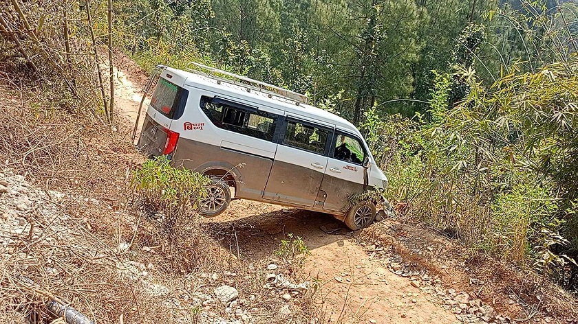 अर्घाखाँचीमा जन्ती बोकेको गाडी दुर्घटना, ९ जना घाइते