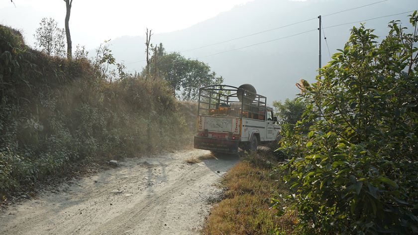 बाटो नसुधारिँदा बाँसखर्कका किसानलाई सास्ती