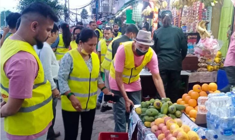 पैदल मार्गलाई यात्रीमैत्री बनाउन सडक अतिक्रमणविरुद्ध सचेतना अभियान