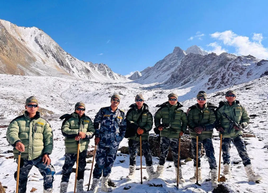 सुरक्षा अधिकारीद्वारा चीनसँगको सीमा क्षेत्रको निरीक्षण