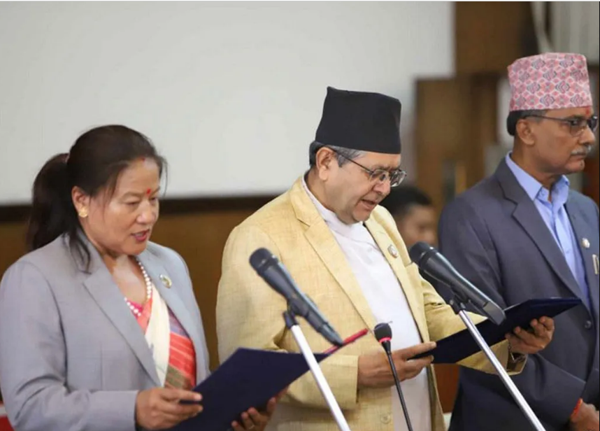 कृषि, सहकारी तथा प्राकृतिक श्रोत समिति सभापतिद्वारा शपथ ग्रहण