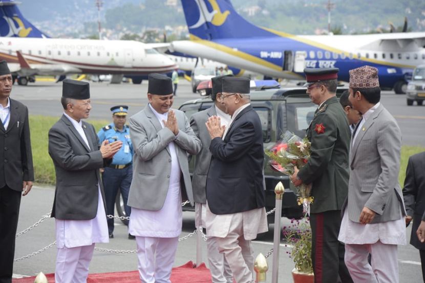 स्वास्थ्य उपचार गरेर स्वदेश फर्किए प्रधानमन्त्री ओली