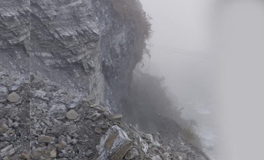 सुक्खा पहिरो खस्दा महाकाली लोकमार्ग अवरुद्ध