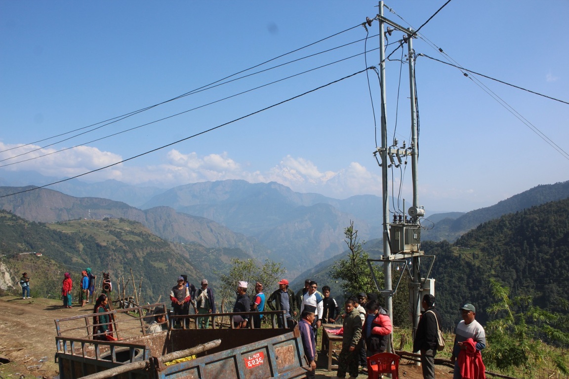 सडक र विद्युत् सुविधासँगै सुगम बन्दै ग्रामीण बस्ती