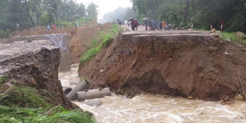 बेमौसमी बाढीपहिरोमा परि १२१ जनाको मृत्यु, २८ बेपत्ता