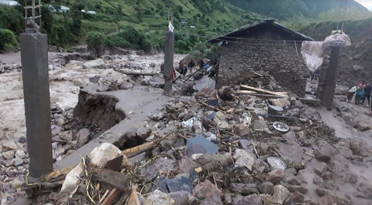 बागलुङ पहिरोमा हराएका २४ मध्ये एक जनाको शव भेटियो