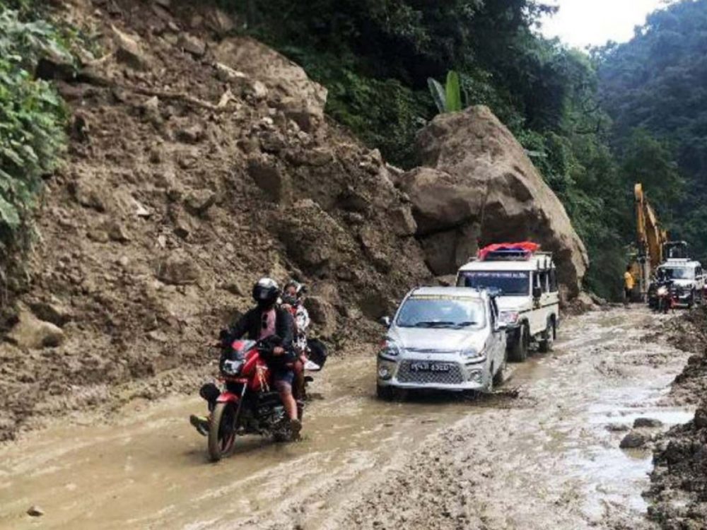 हेटौँडा-सिस्नेरी-काठमाडौँ सडक १२ दिन बन्द