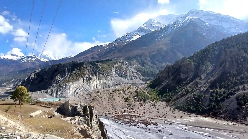 जलवायु परिवर्तनको असर : पुरिँदै गङ्गापूर्ण ताल