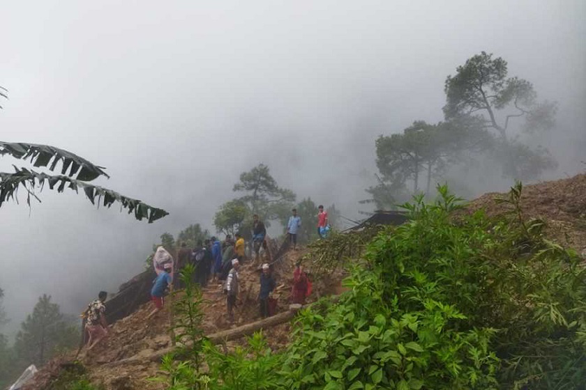 गुल्मीमा पहिरोले दुई घर पुरिंदा चार जनाको मृत्यु, दुई घाइते