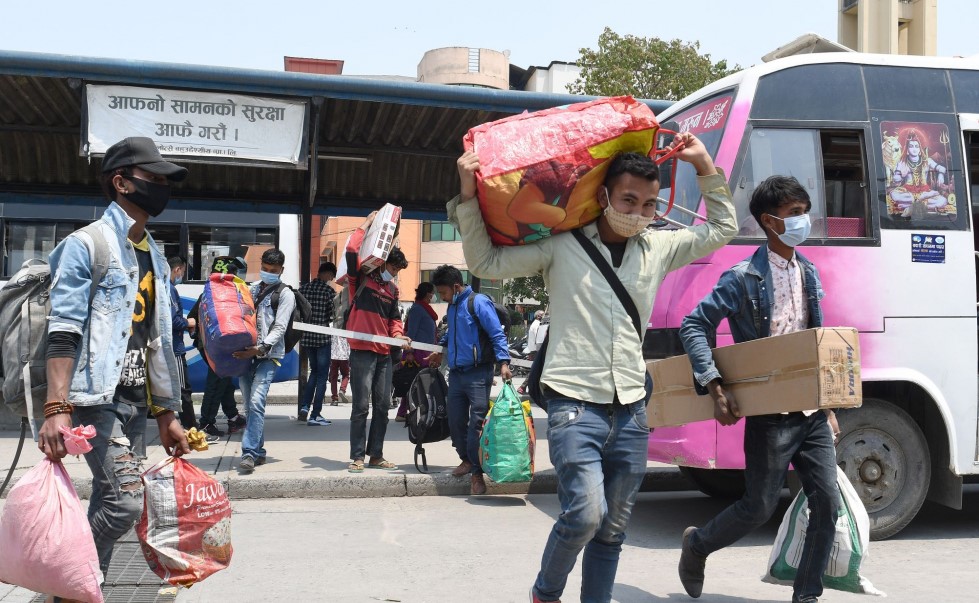 दुई दिनमा एक लाखले काठमाडौं छाडे