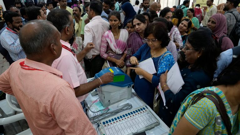 भारतमा लोकसभा निर्वाचन : पाँचौँ चरणको मतदान जारी