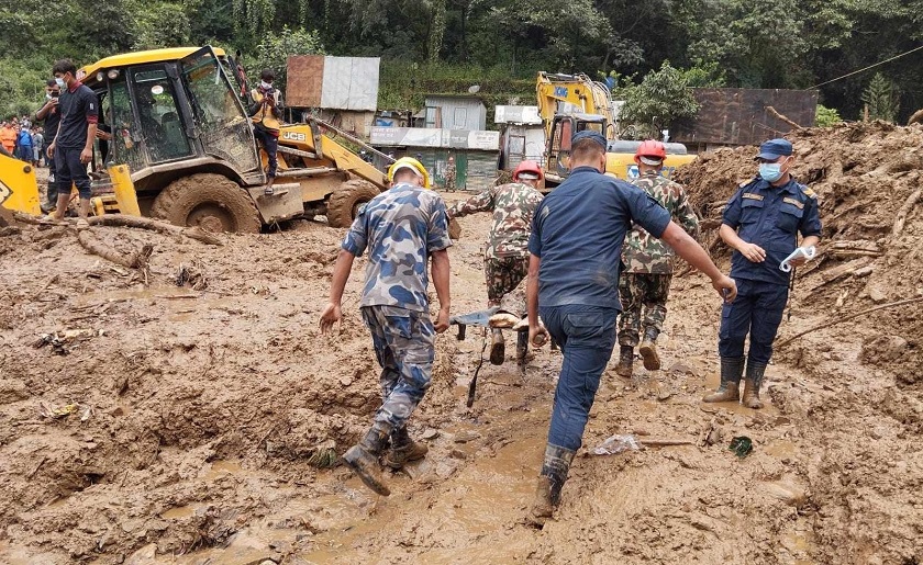 झ्याप्ले खोलामा पुरिएको बस गोरखाबाट आएको पुष्टि, ३ जनाको शव फेला