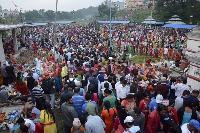 आजदेखि सोह्र श्राद्ध सुरु, पितृको सम्झना गरिँदै