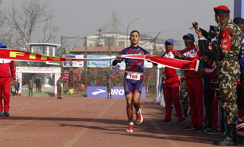 राजन रोकायले जिते प्रधानसेनापनि म्याराथन उपाधि