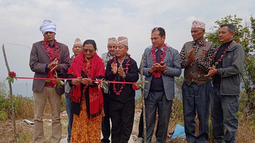 सहस्राब्दी पदमार्गमा सिँढी निर्माण