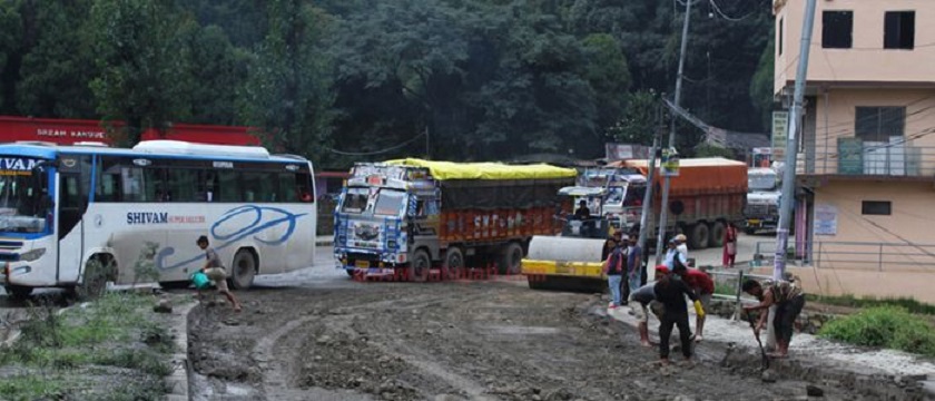 नागढुंगा सुरुङमार्गबाट सवारी काठमाडौँ पठाइँदै