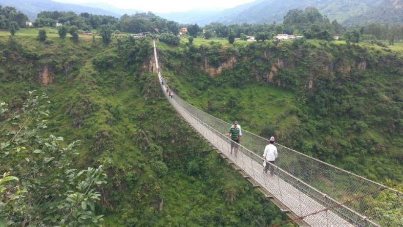 पुल हेर्न कुश्मामा आन्तरिक पर्यटकको भीड