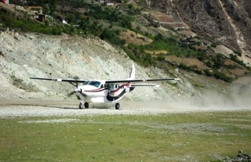 हराएको मकालुको विमान हुम्लाको बाहुनखर्कमा दुर्घटनाग्रस्त अवस्थामा फेला, चालक दलका दुई सदस्यको निधन