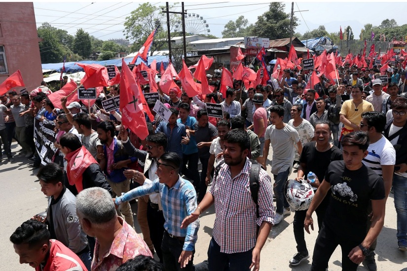 पेट्रोलियम पदार्थको मूल्यबृद्धि र पार्टी सभापति देउवा विरुद्ध नेविसंघको प्रर्दशन