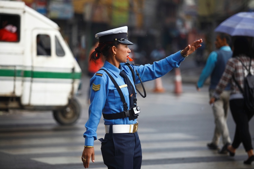 नुवाकोटका १६ ठाउँमा ट्राफिक जाँच