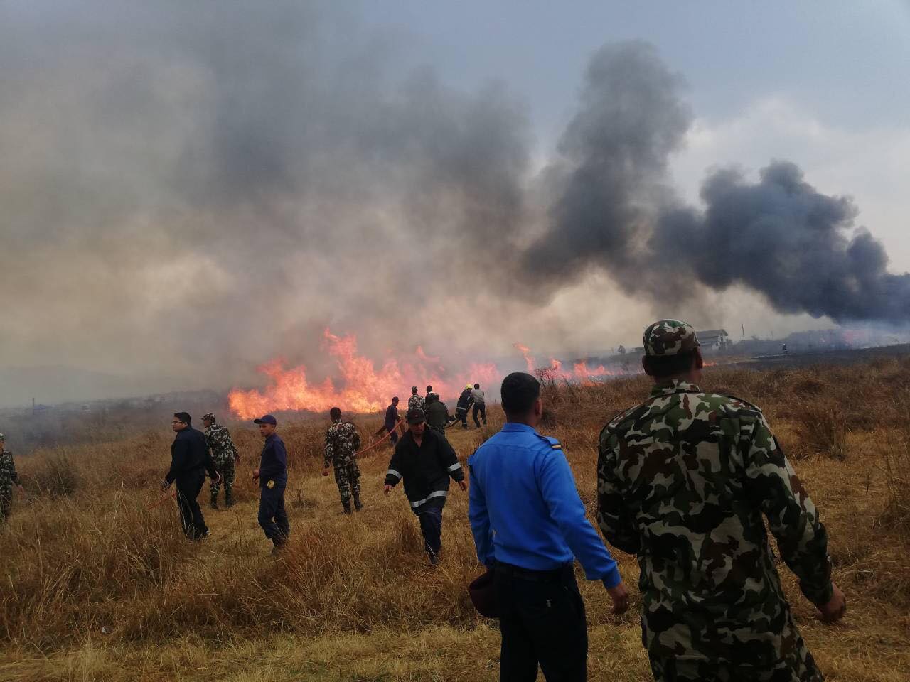 विमान दुर्घटनास्थलमा प्रधानमन्त्री