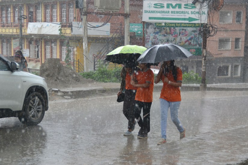 मनसुनी रेखा नेपालमाथि : फेरि बढ्यो भारी वर्षाको सम्भावना