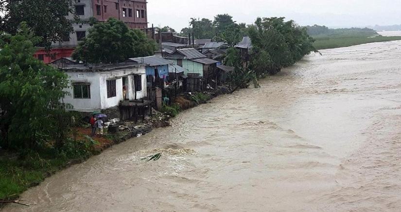 वर्षायाममा राम्ररी सुत्न सक्दैनन् राप्तीतटीय क्षेत्रका बासिन्दा