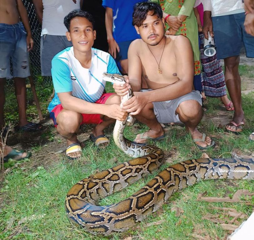 उखुबारीबाट अजिङ्गरको उद्धार