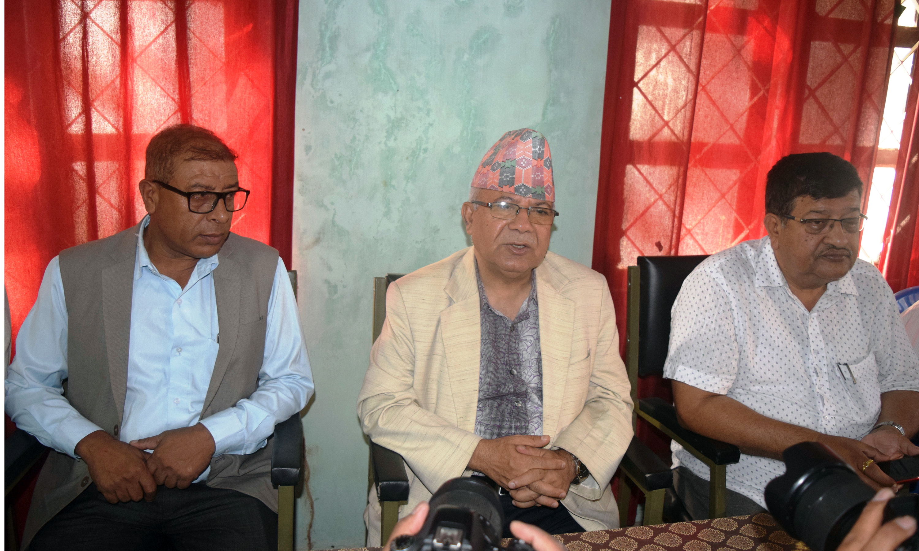 मिडिया काउन्सिल विधेयक परिमार्जन गर्नुपर्छ : माधव नेपाल