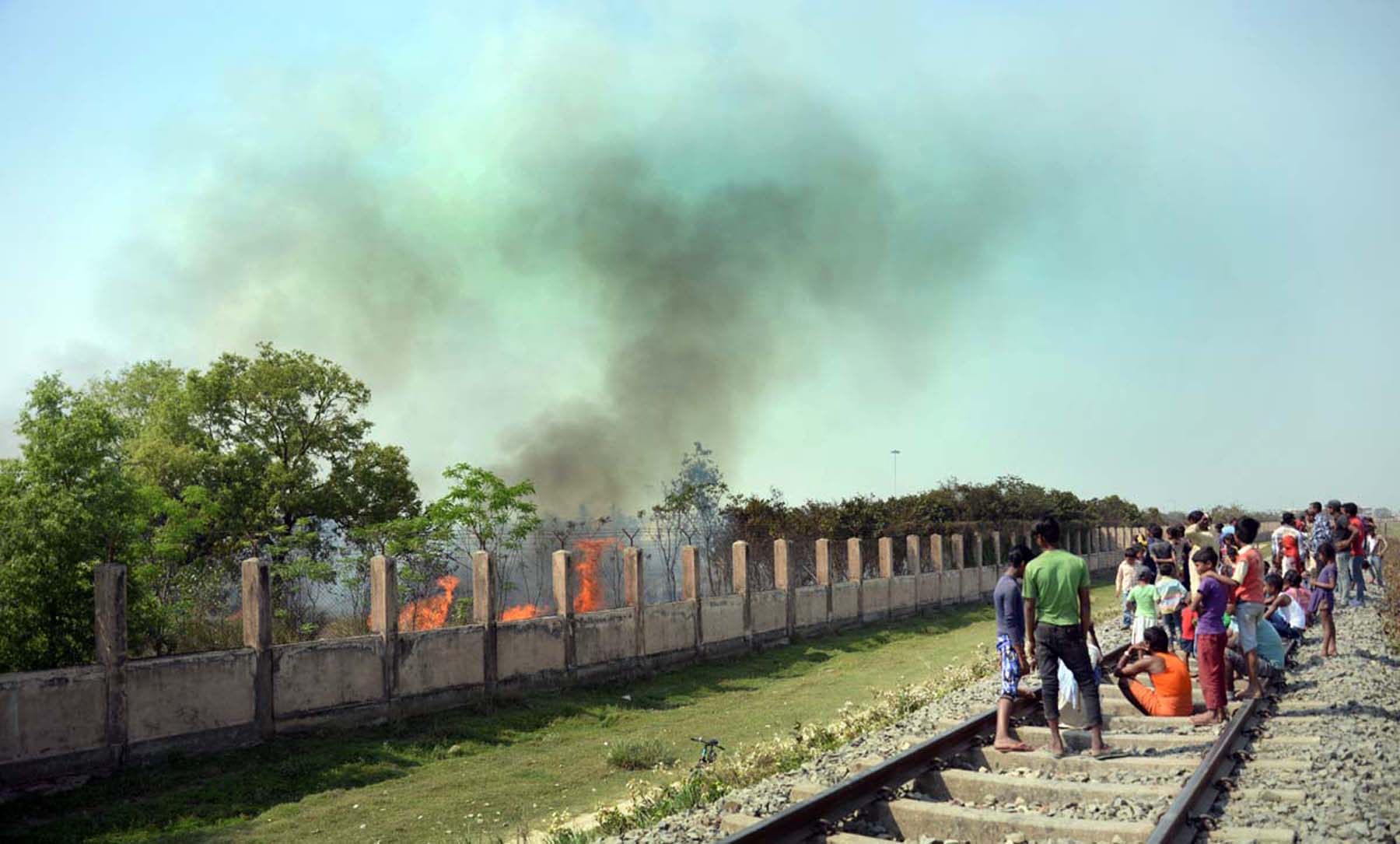 फालेको चुरोटको ठुटोबाट सल्केको आगो