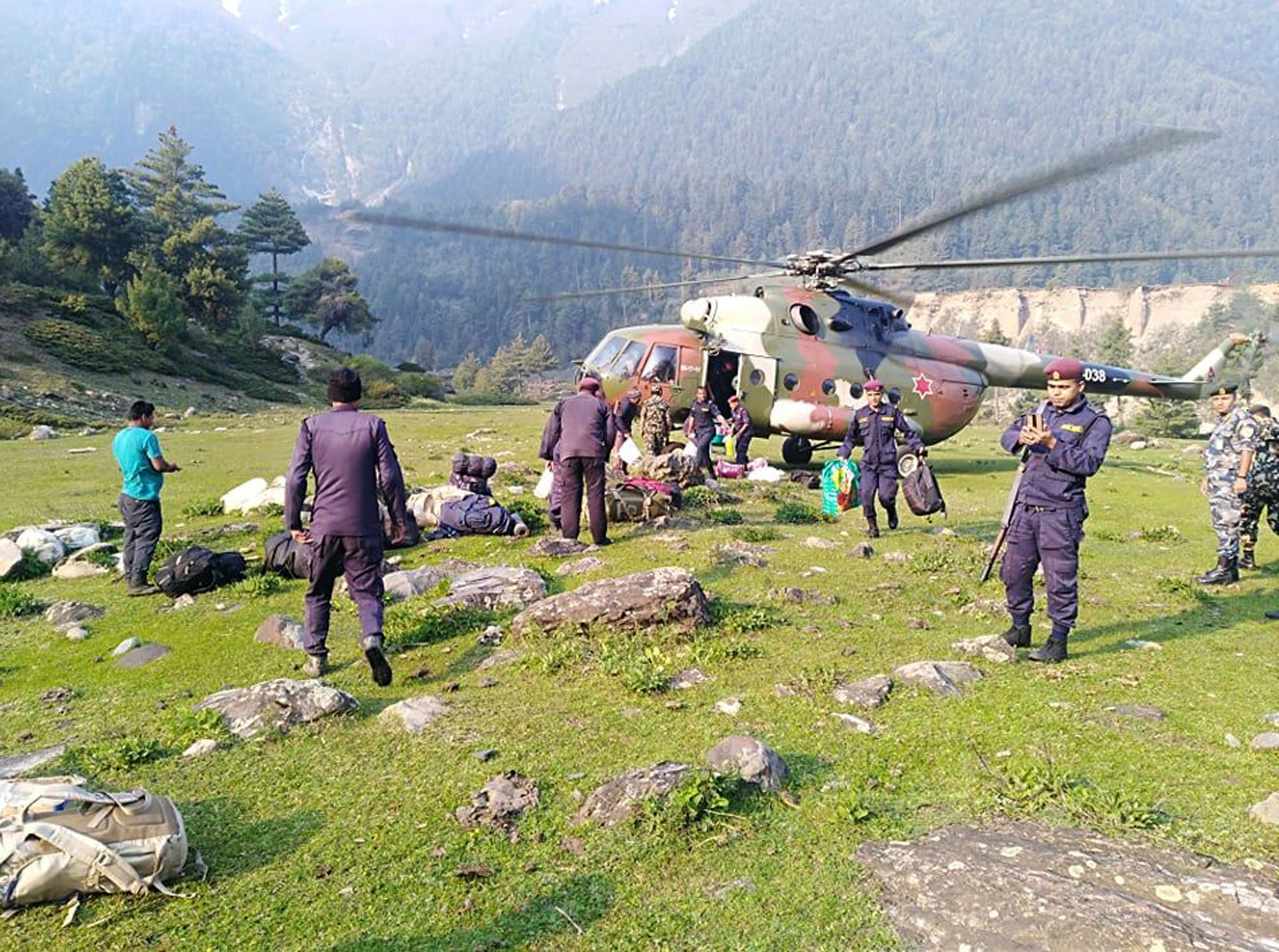 त्रिदेशीय सीमा क्षेत्रमा सुरक्षाकर्मी