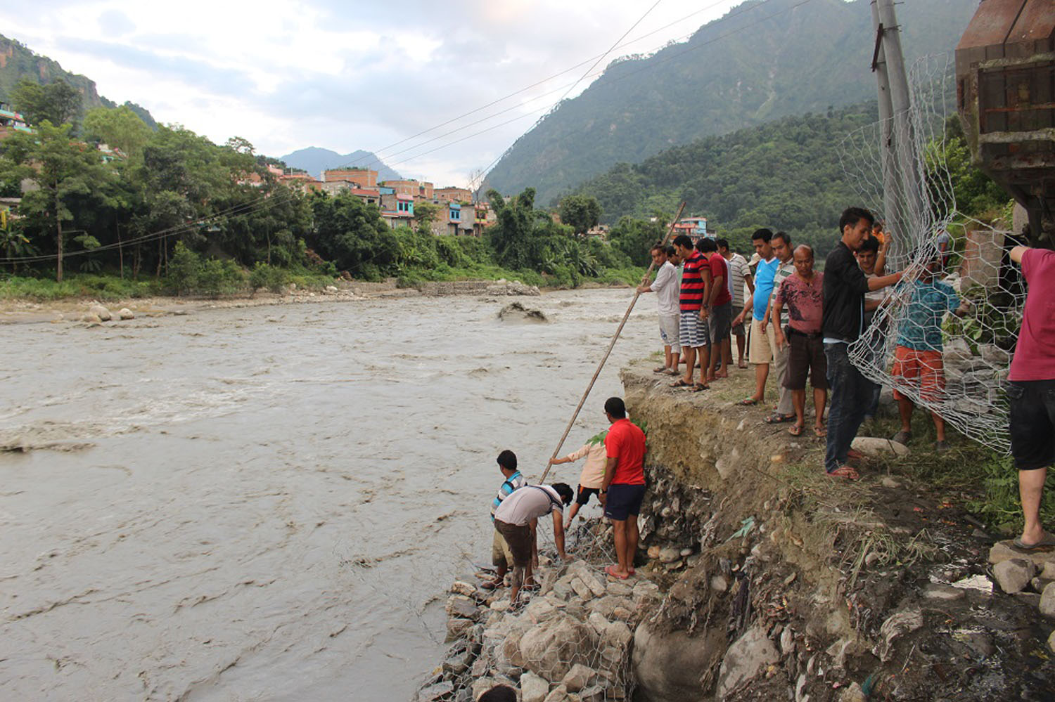 कालीगण्डकी नदी : बस्ती संरक्षणका लागि श्रमदान