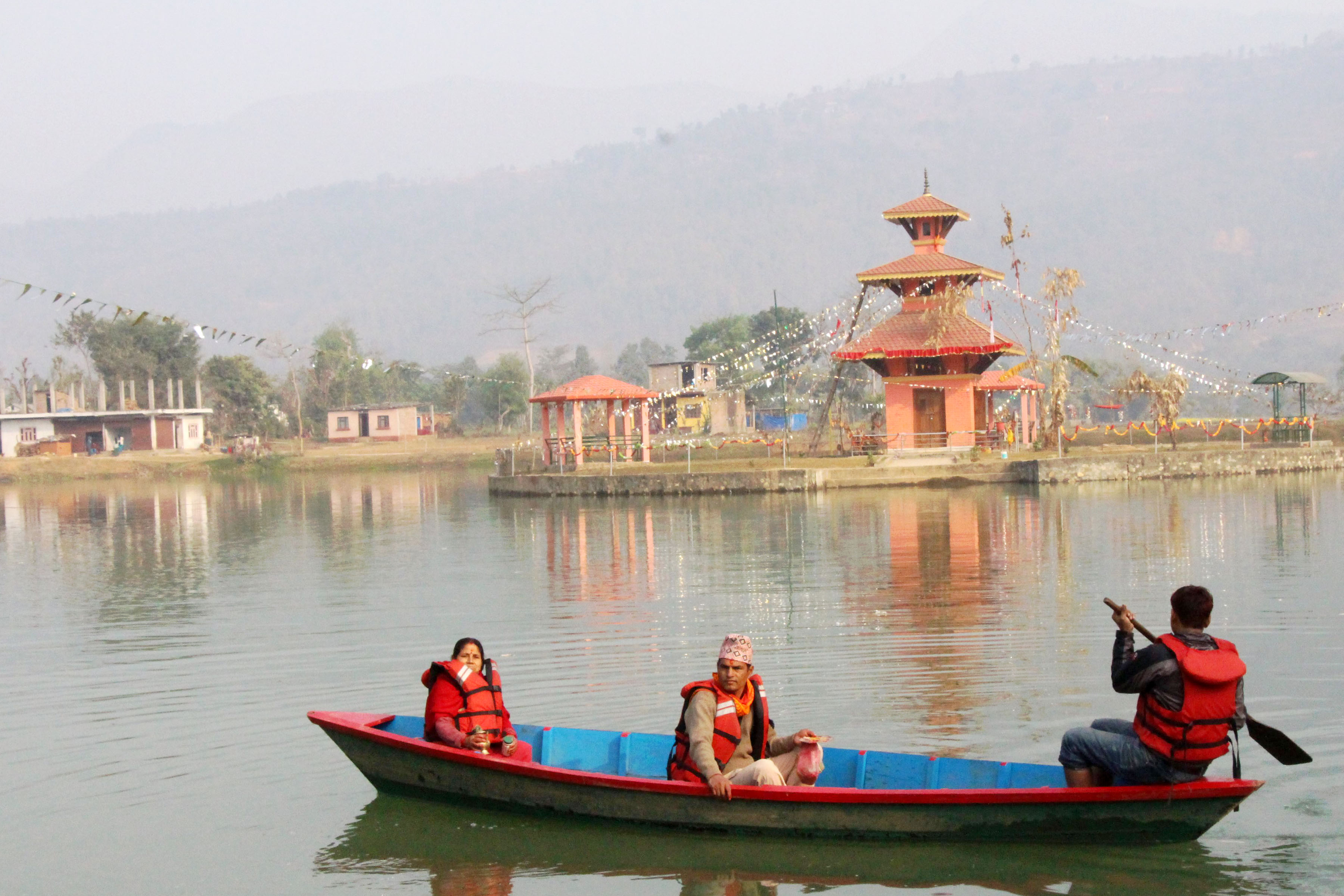 रामपुरको तालपोखरामा लोभिए पर्यटक