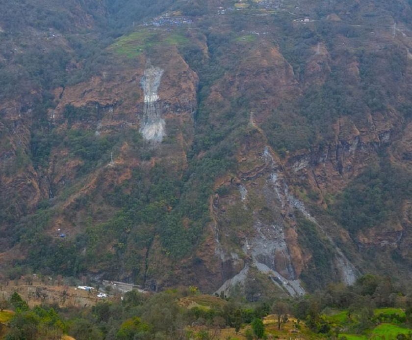 राहुघाटको बाँध पहिरोको जोखिममा