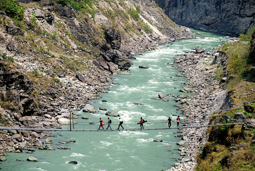 बूढीगण्डकी डुबान क्षेत्र प्रभावितद्वारा आरुघाट बन्द