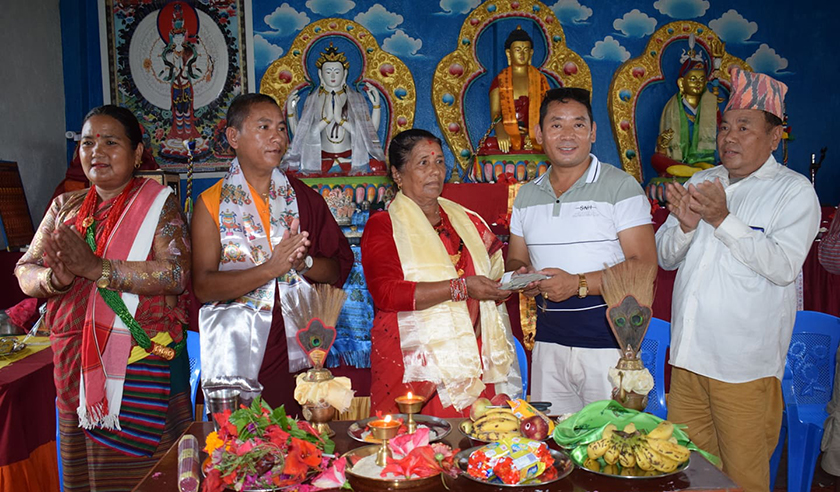 बौद्ध गुम्बाको नवनिर्मित गेट उद्घाटन, सिम्खडाको २ लाख सहयोग