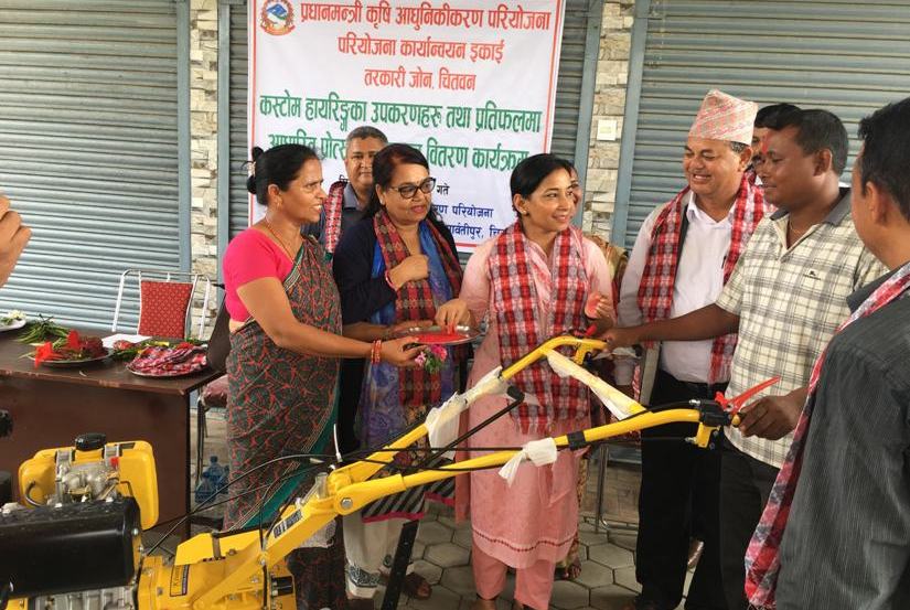 तरकारी जोनका कृषकलाई अनुदानमा कृषि उपकरण