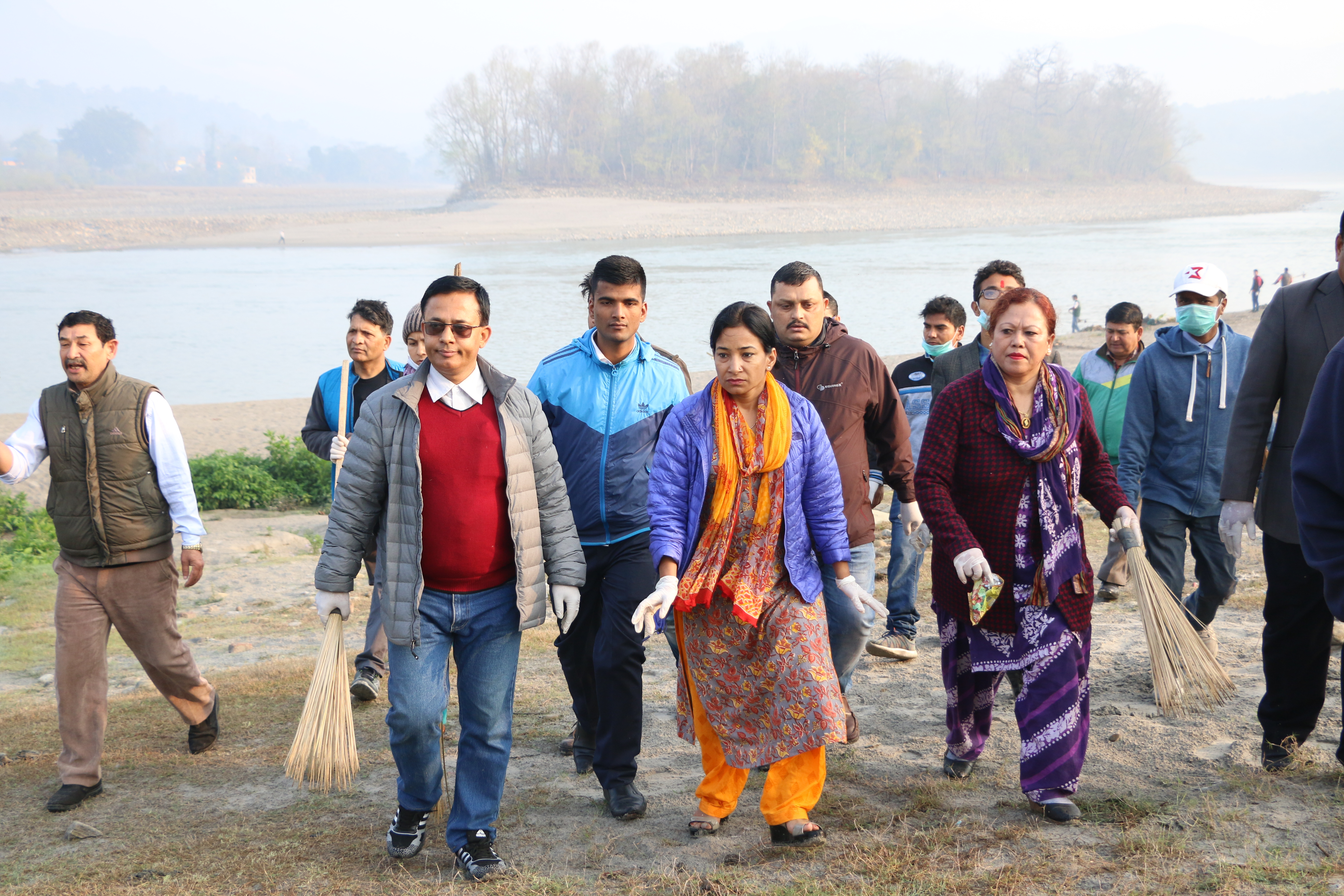 नारायणी नदी सफाईमा भरतपुर महानगरको चासो