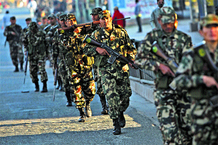 नेपाली सेनाद्वारा बम निष्क्रिय