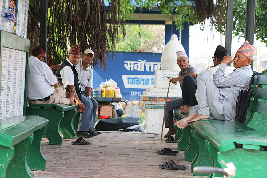 सन्तान टाढिएः चौतारी नै रमाइलो