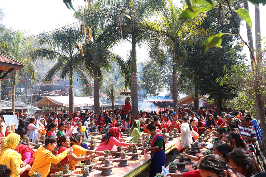 आज महाशिवरात्री, आराध्यदेव भगवान् शिवको पूजा–आराधना गरी चितवन लगायत देशभर मनाइँदै ( १८ तस्विरहरू)