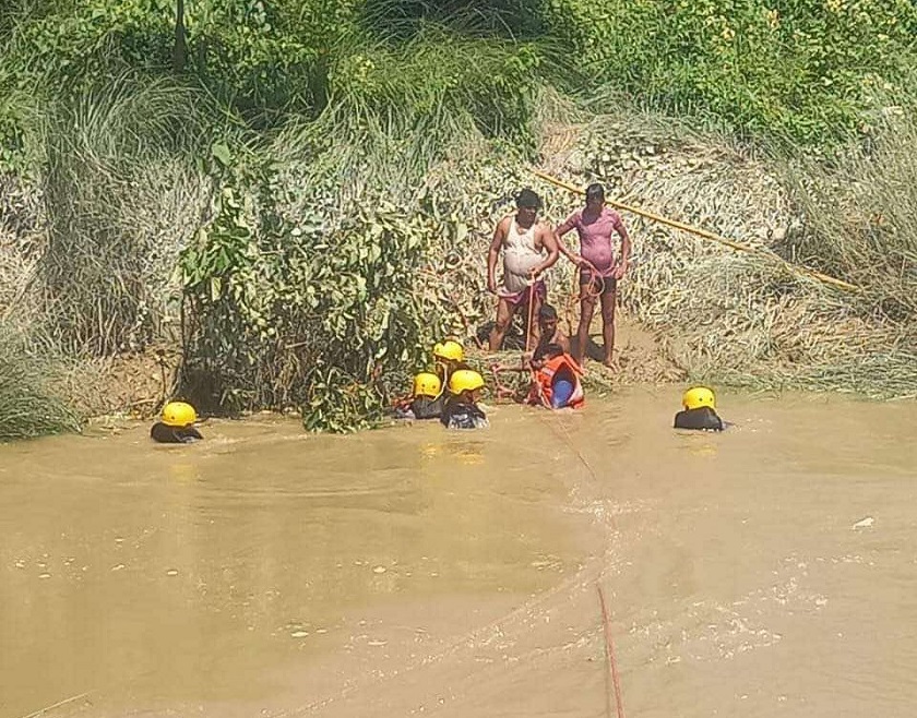 पर्साको तिलावे नदीमा पौडी खेल्न गएका एक किशोर बेपत्ता, खोजीकार्य जारी